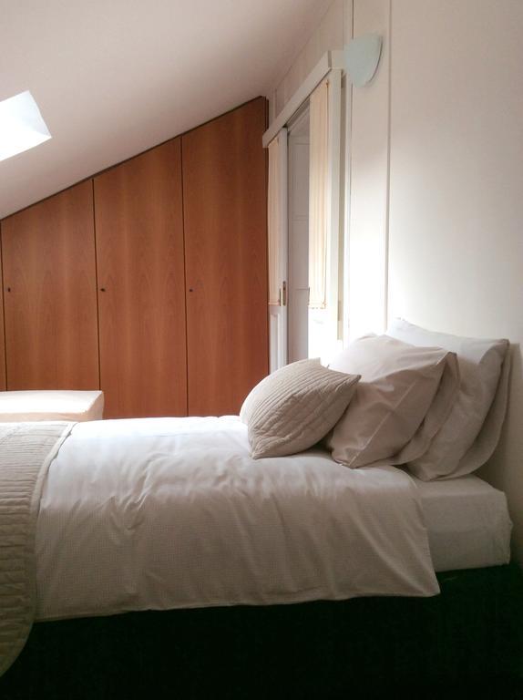 Apartment La Mansarda Alba  Pokoj fotografie